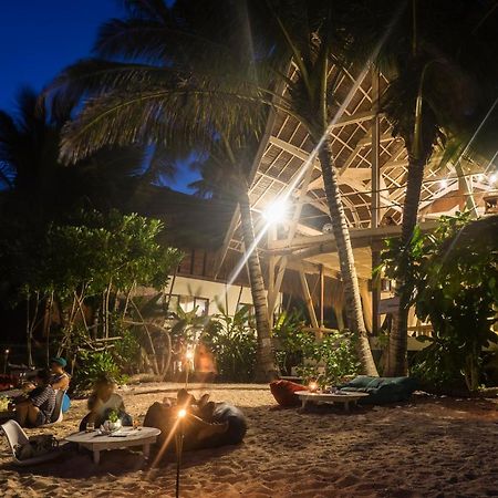 White Banana Beach Club General Luna  Exterior foto